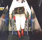 車椅子は自動改札口を通れなかった